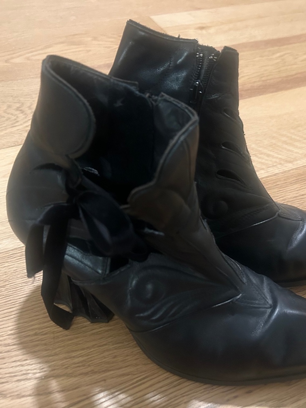 John Fluevog / Deliverance / Jodie / Size Lace Angle Boot / Size 8.5